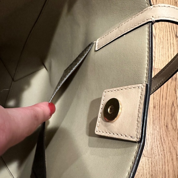 Michael Kors Large Tote - Picture 6 of 9